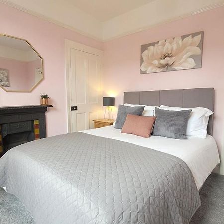 Hartoft St - 2 Bed Near River York Exteriör bild