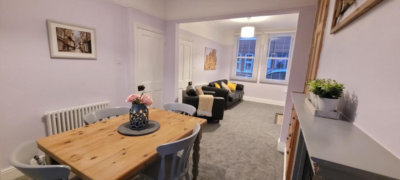 Hartoft St - 2 Bed Near River York Exteriör bild