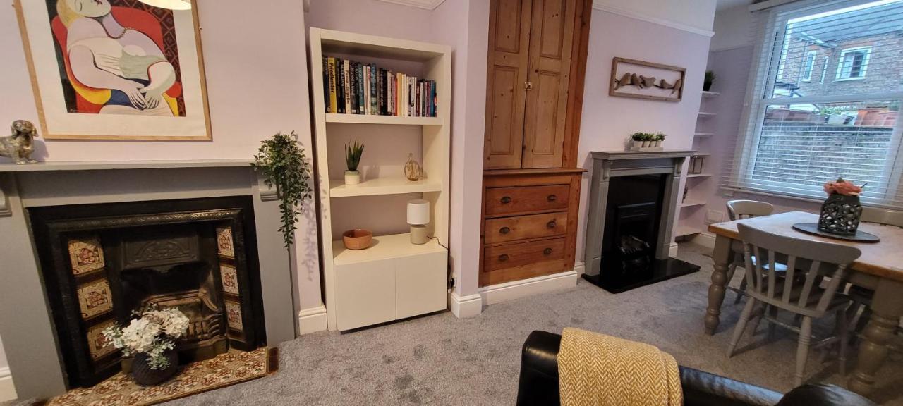 Hartoft St - 2 Bed Near River York Exteriör bild