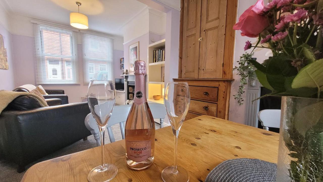 Hartoft St - 2 Bed Near River York Exteriör bild
