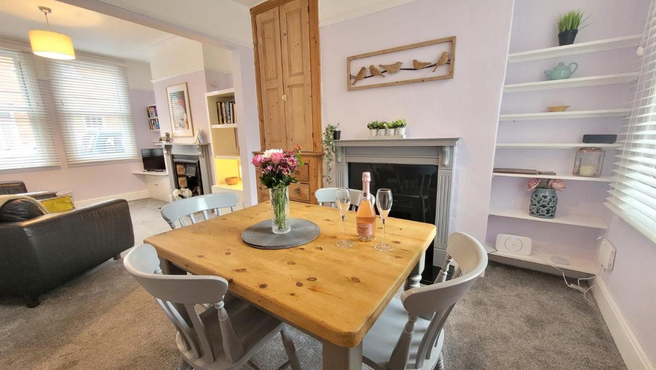 Hartoft St - 2 Bed Near River York Exteriör bild