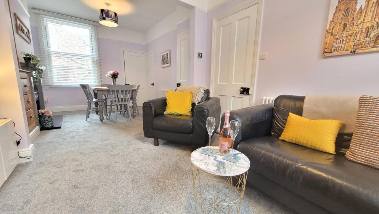 Hartoft St - 2 Bed Near River York Exteriör bild