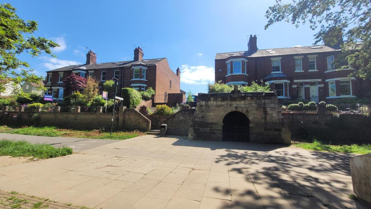 Hartoft St - 2 Bed Near River York Exteriör bild